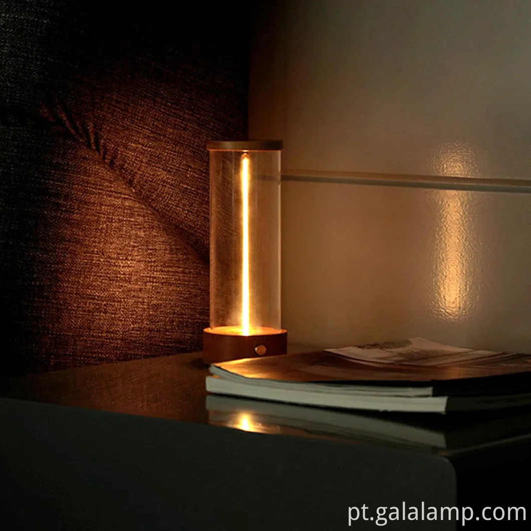 Luz noturna de cabeceira recarregável e elegante com iluminação ambiente moderna magnética